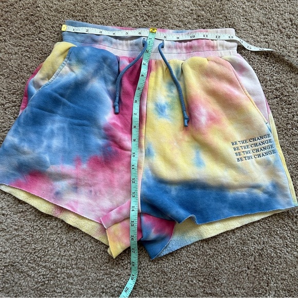 Vitality Balance Athletica Be the Change Colorful Tie-Dye Sweat Shorts Small - Picture 4 of 6